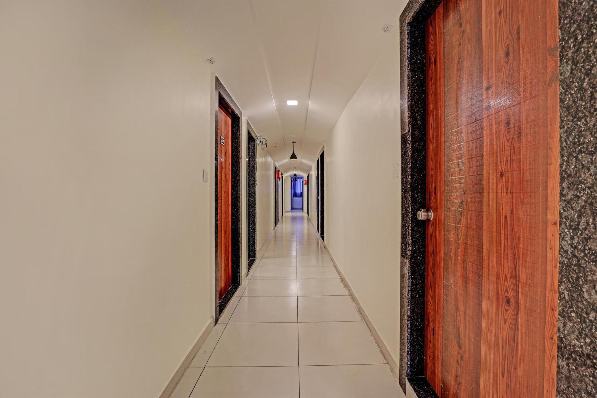 Hotel O Alexa อาเมดาบัด ภายนอก รูปภาพ